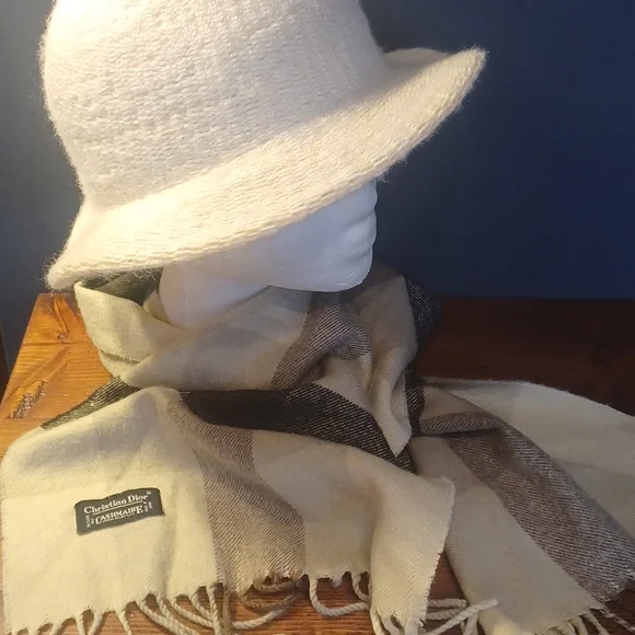 Christian  Dior scarf - Picture 4 of 12